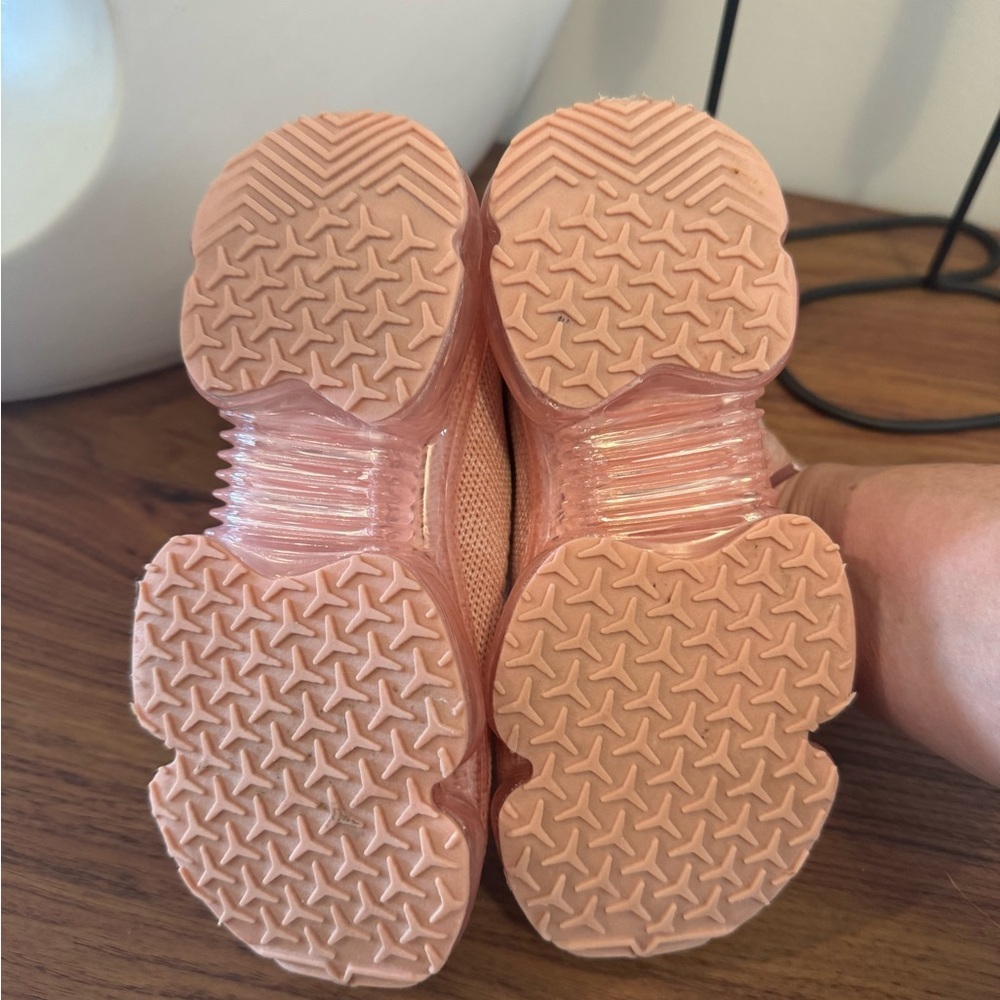 Pink “Airmax” type shoe Girls Size 10 - Picture 3 of 4